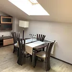 7 In Alexander Complex Appartement *