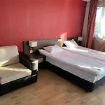 7 In Alexander Complex * Bansko