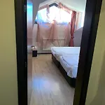 7 In Alexander Complex Appartement *