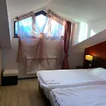 Appartement 7 In Alexander Complex