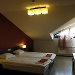 7 In Alexander Complex Appartement