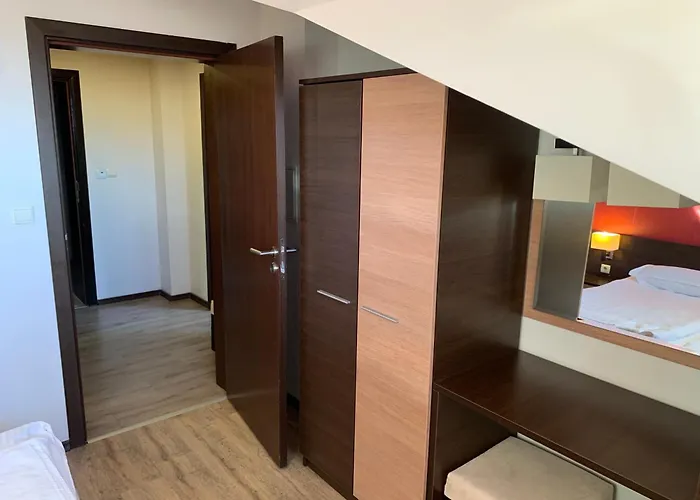 7 In Alexander Complex * Банско