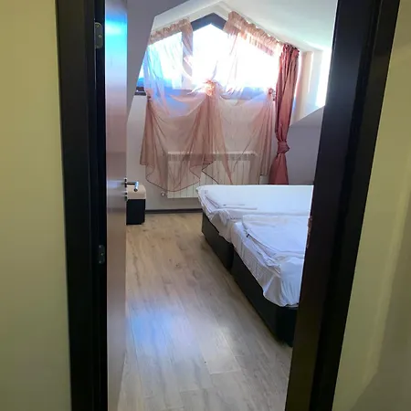 7 In Alexander Complex Апартамент *