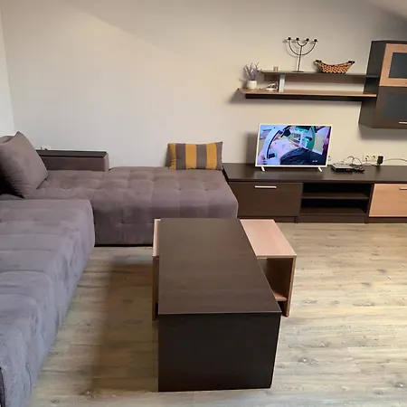 7 In Alexander Complex Apartment