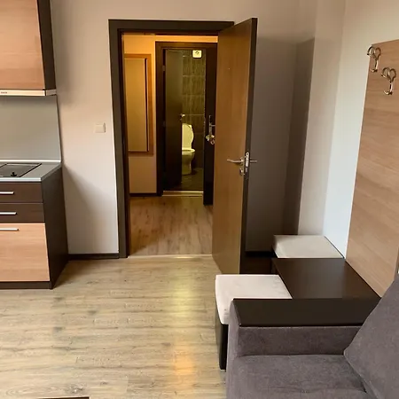 7 In Alexander Complex Bansko