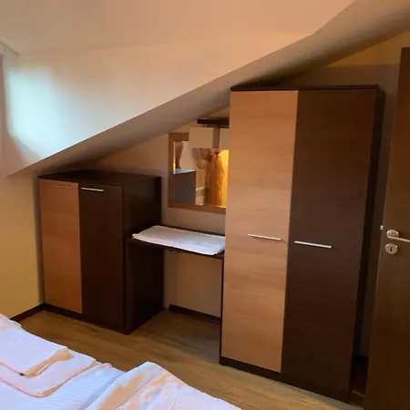 7 In Alexander Complex Appartement *