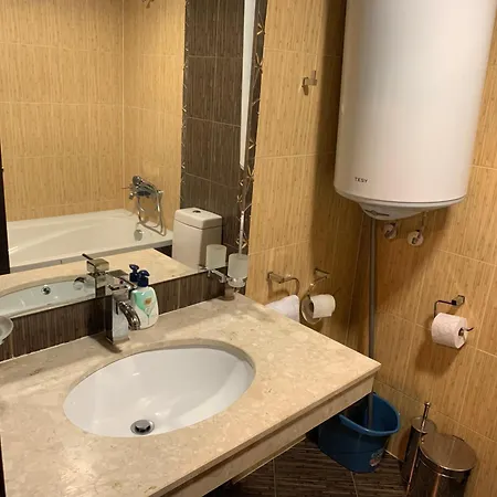 7 In Alexander Complex Апартамент *