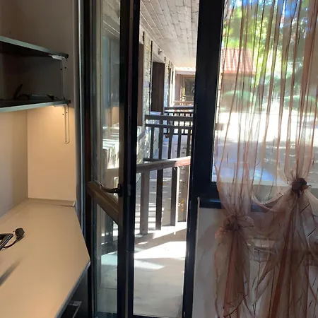 7 In Alexander Complex * Bansko