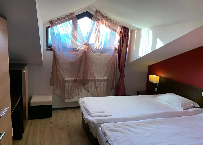 アパート 7 In Alexander Complex