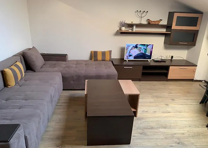 7 In Alexander Complex アパート