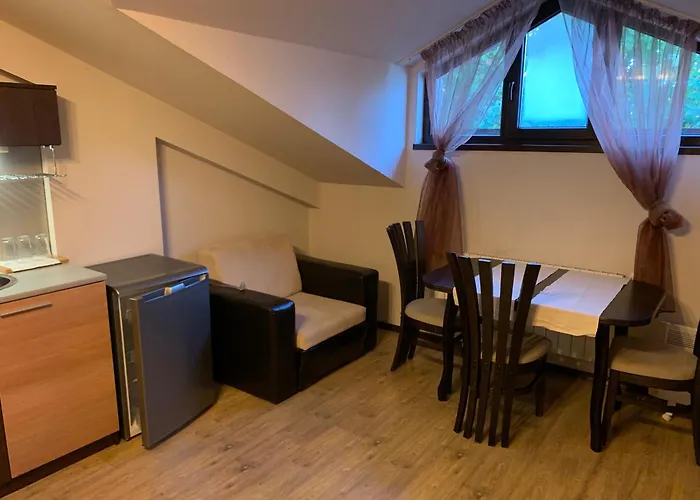 7 In Alexander Complex アパート *