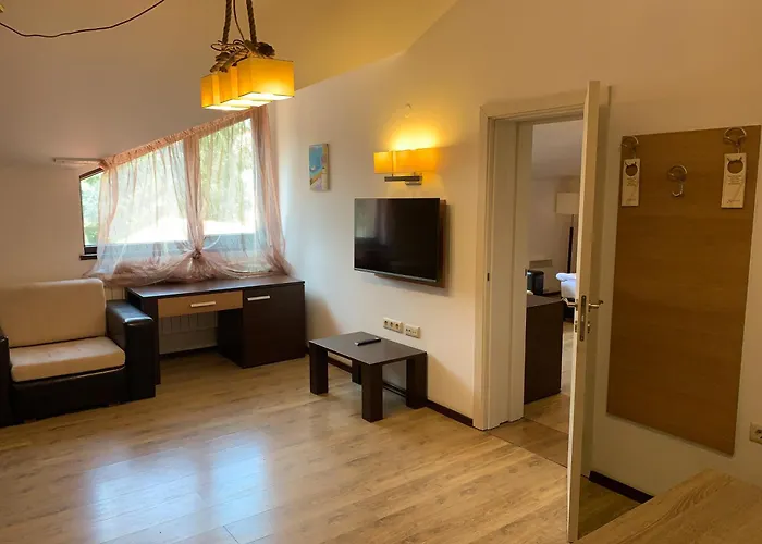 アパート 7 In Alexander Complex